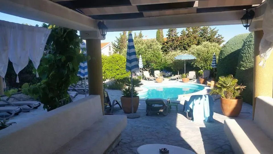فندق مبيت وإفطار بونات B&B La Perla