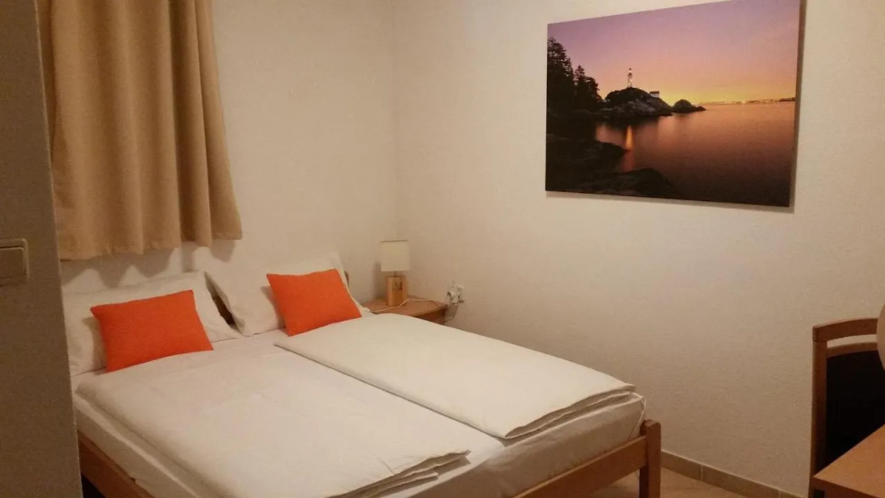 *** فندق مبيت وإفطار بونات B&B La Perla كرواتيا