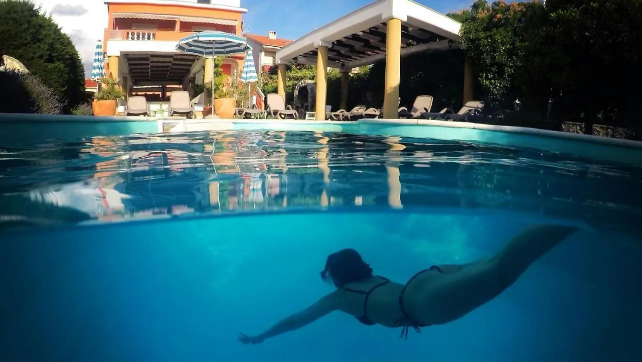 *** Oda ve Kahvaltı B&B La Perla Punat Hırvatistan